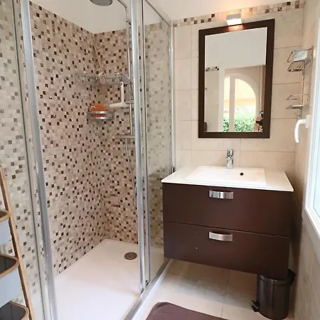 Charming With Jacuzzi At 200m From Beaches *