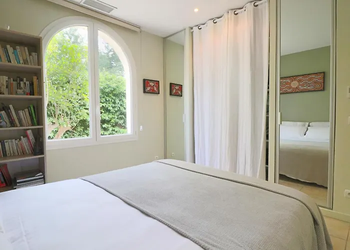 Villa Charming With Jacuzzi At 200m From Beaches Antibes
